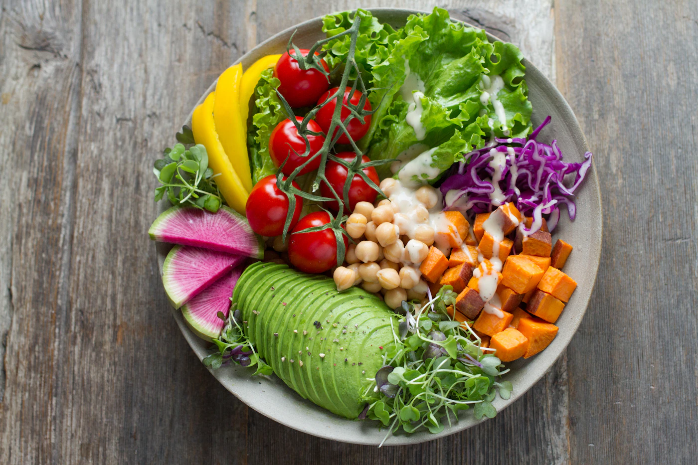 Colourful vegetable salad illustrating heart-healthy food choices